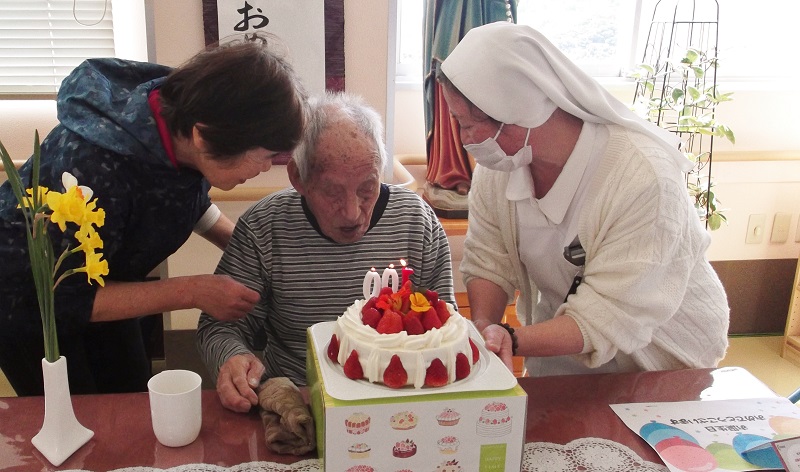 100歳の誕生日のお祝い 第2弾 外海診療所