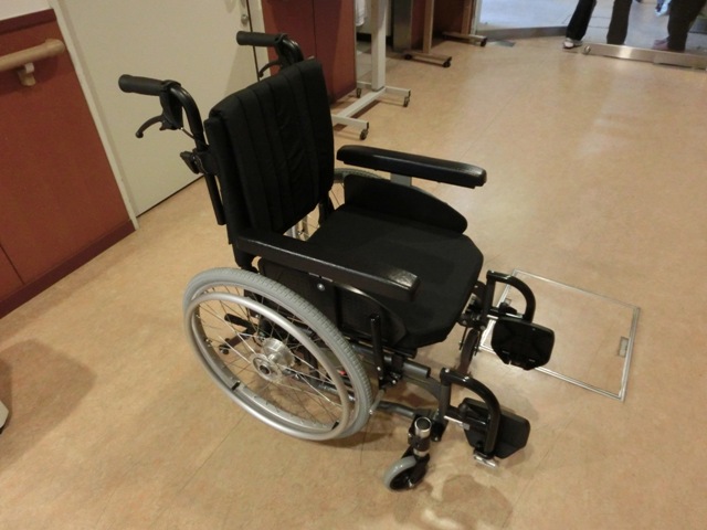 車椅子の寄贈
