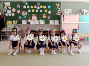 年少組　4・5月生まれの誕生会