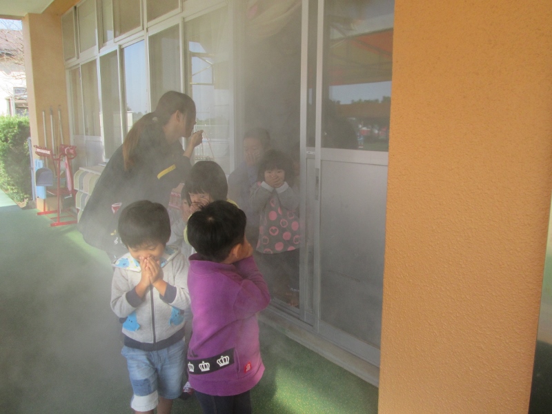 総合避難訓練②　煙体験