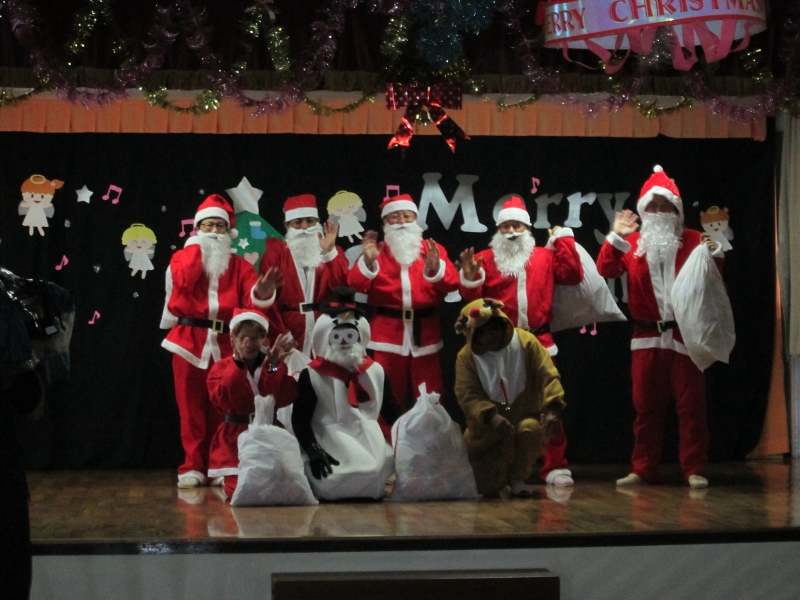 クリスマスの集い（サンタさん登場）